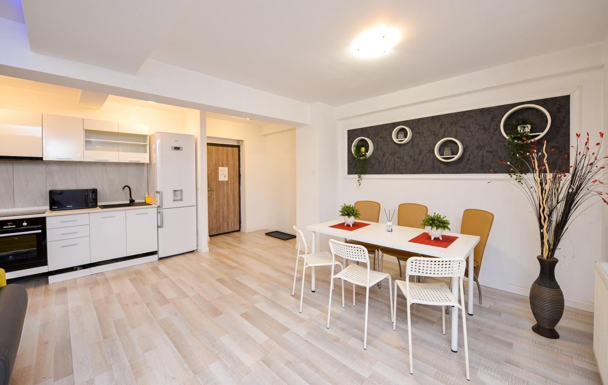 Center With Terrace Apartment Bucharest