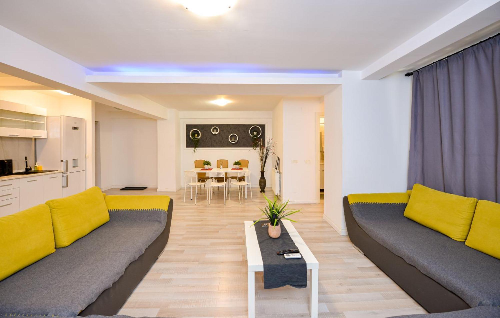 Center With Terrace *