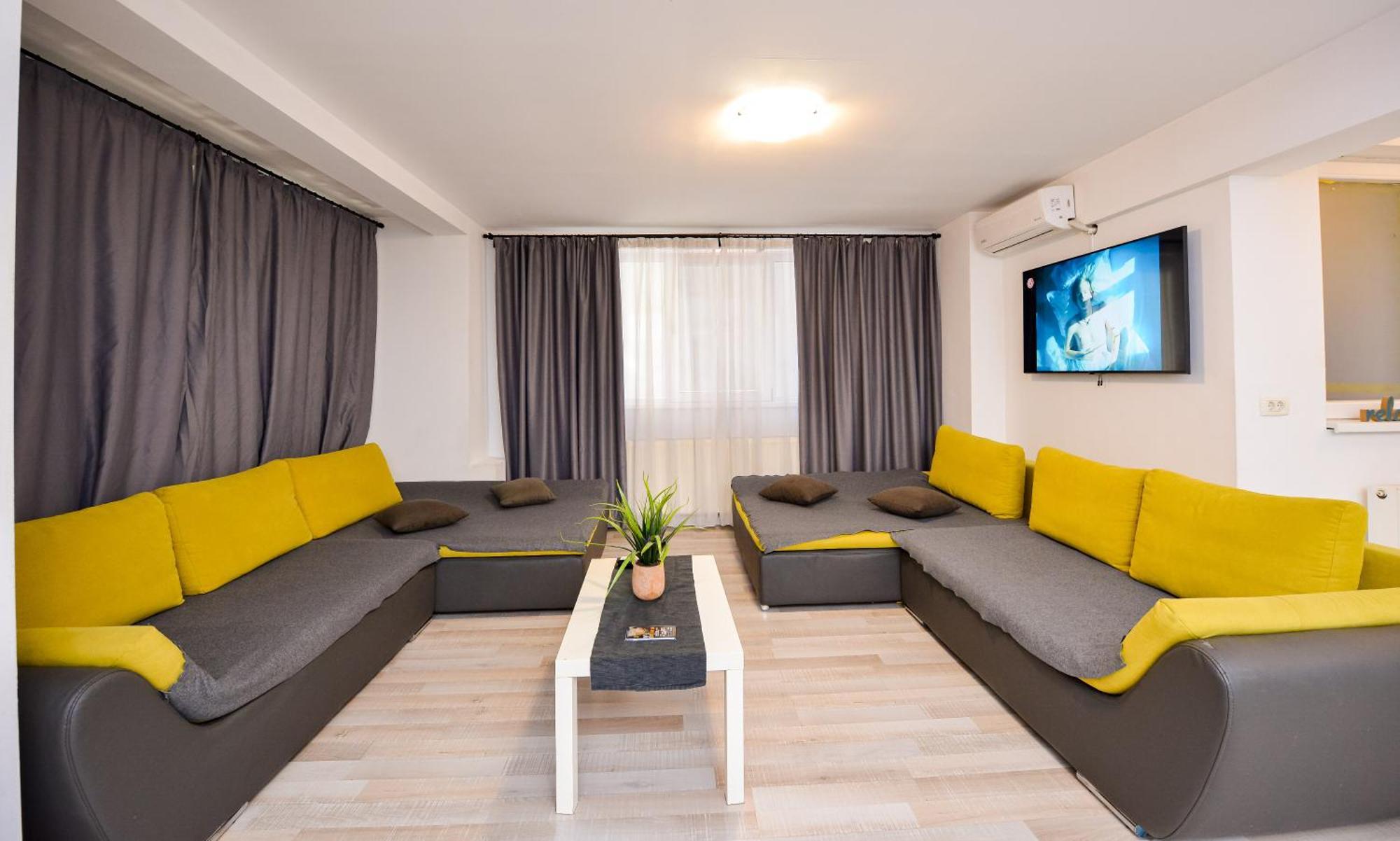 Center With Terrace Apartment *