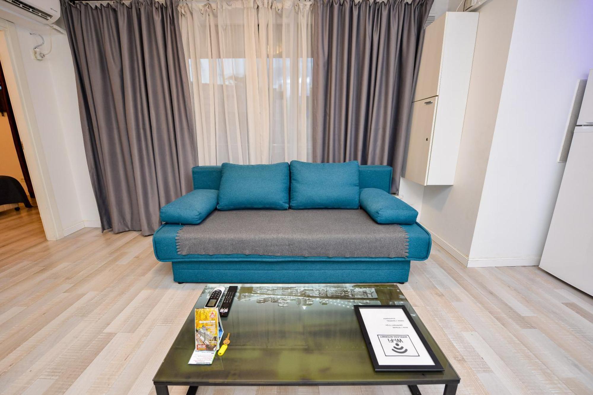 Center With Terrace *