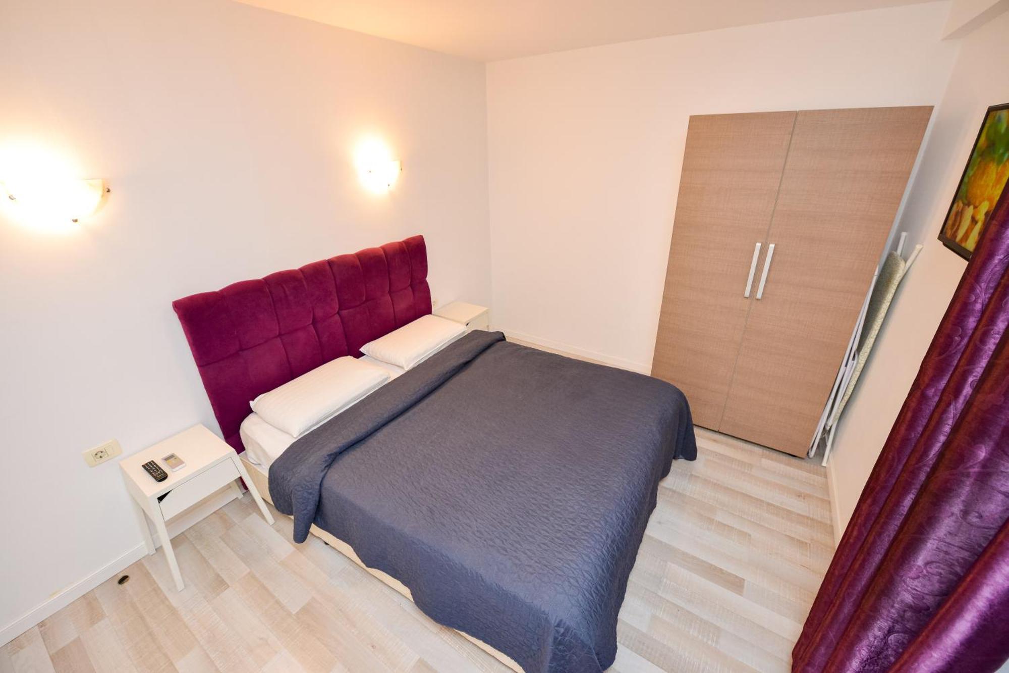 Center With Terrace Apartment *