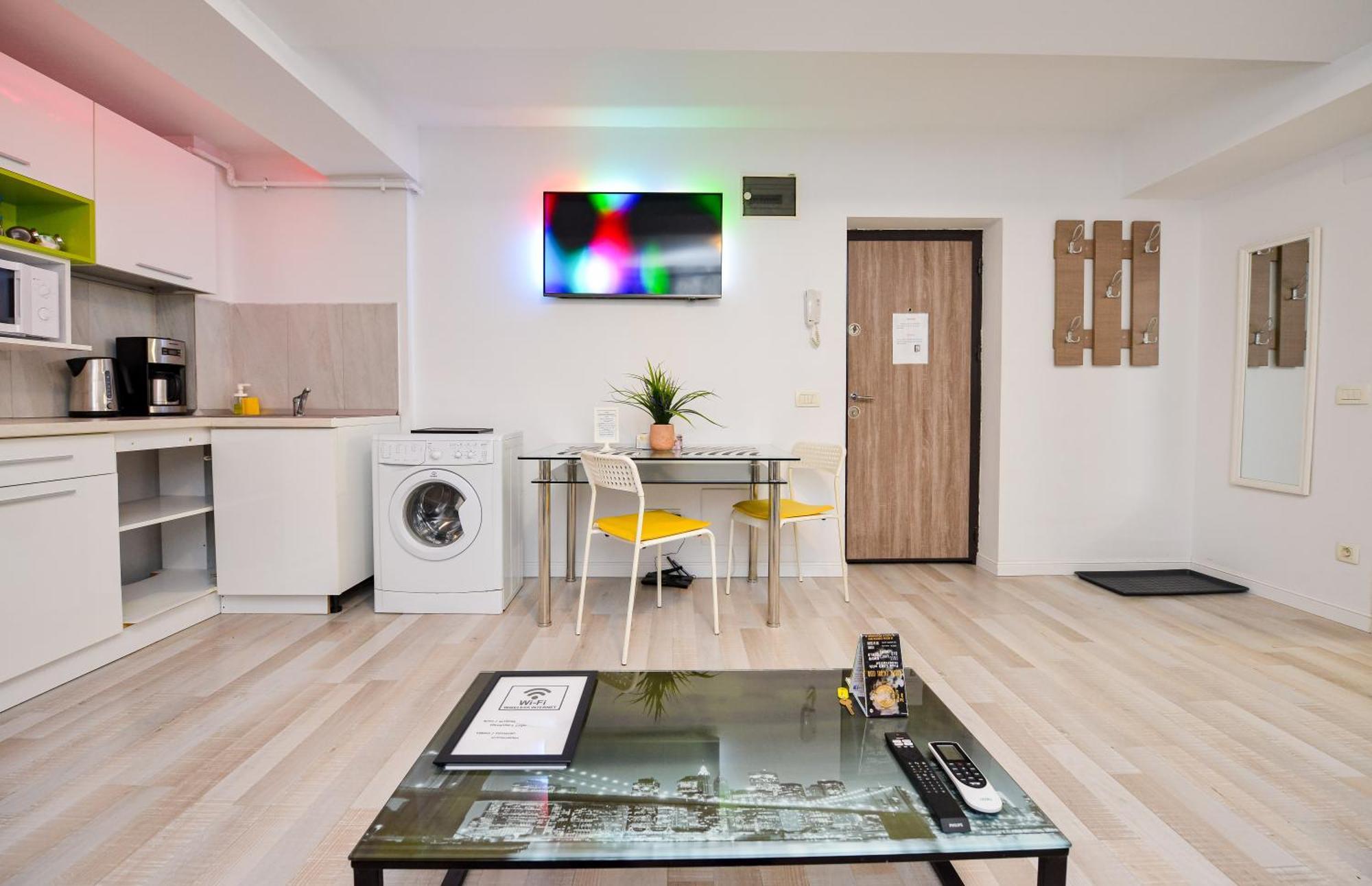 Center With Terrace Apartment *