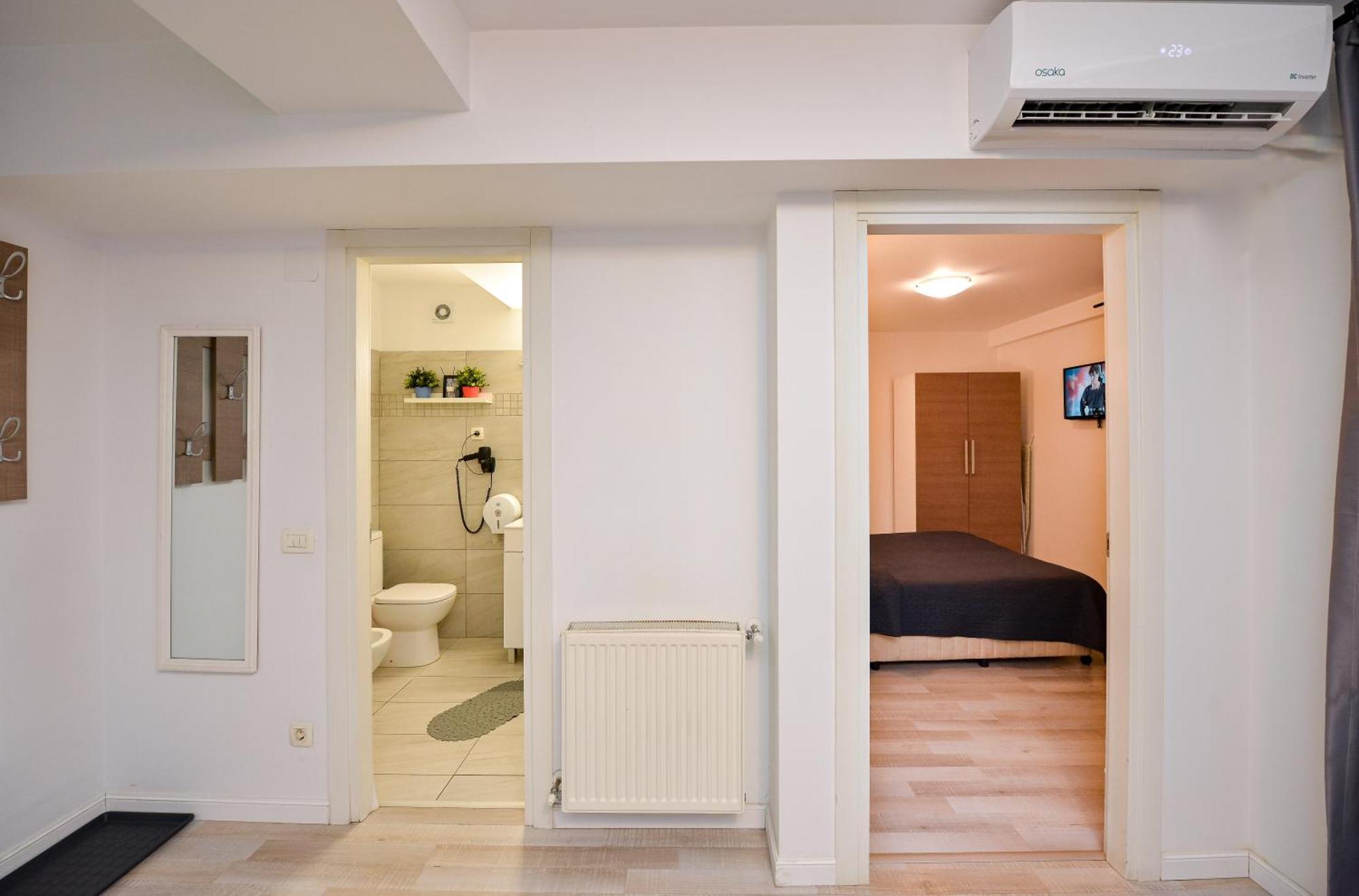 Apartment Center With Terrace *