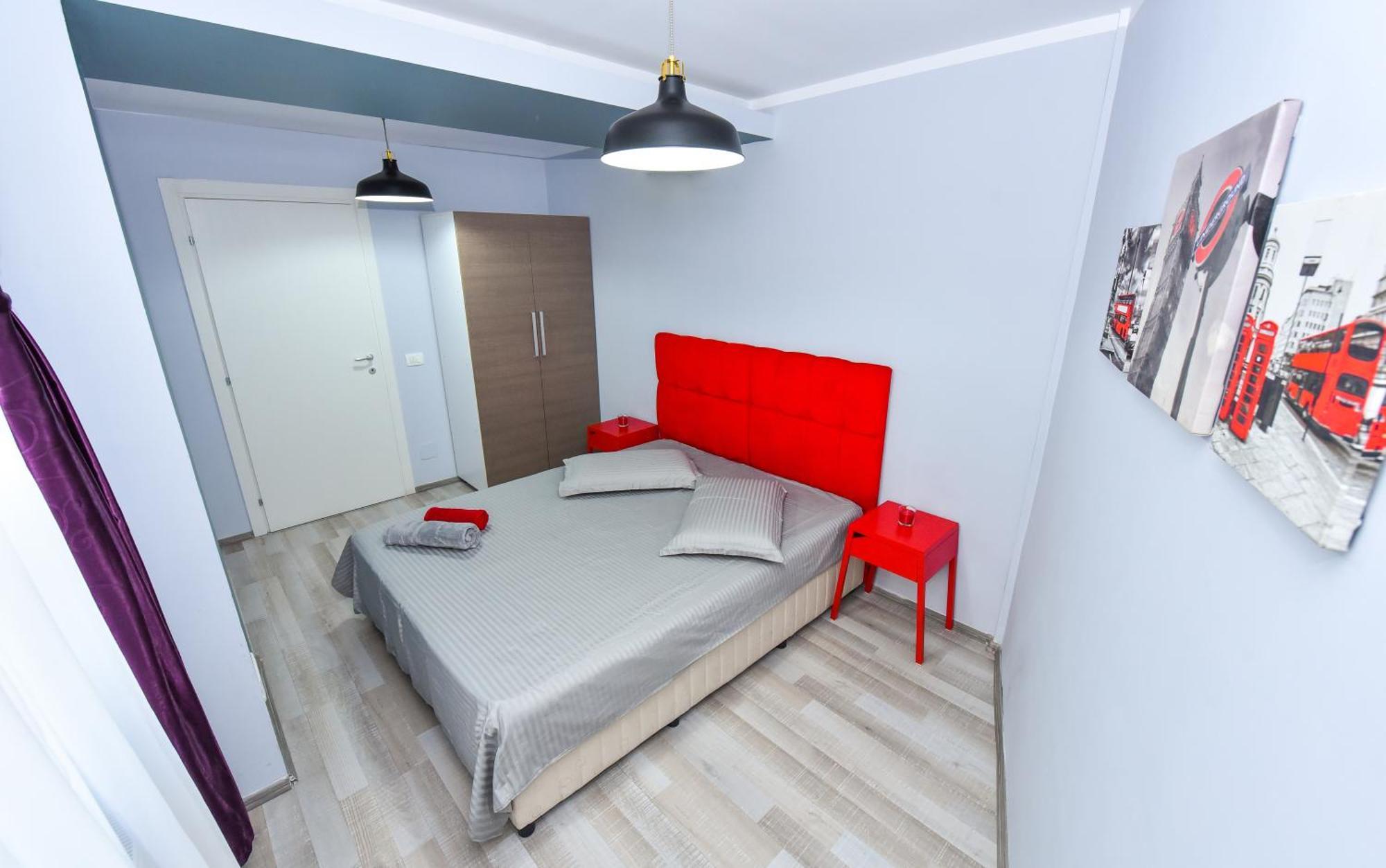 Center With Terrace Apartment *